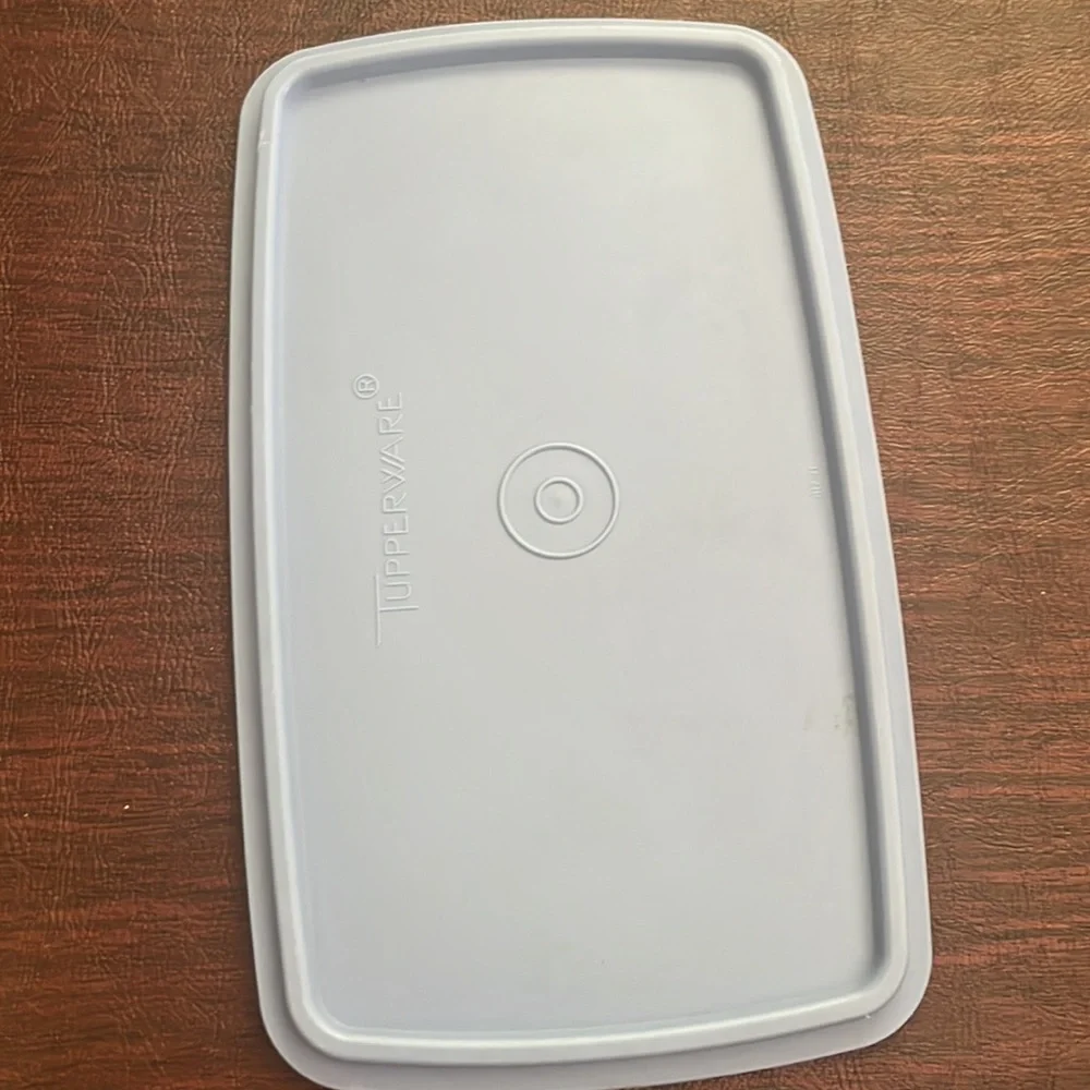Tupperware deli container with blue lid